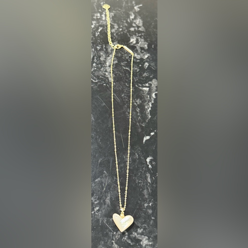Elegant Kendra Scott Gold Chain Necklace